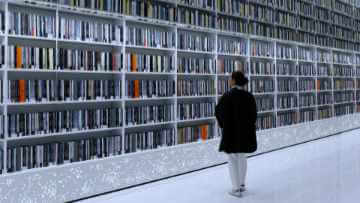 Knowledge-Graph Grounded Generation (KGG): generazione ancorata al grafo di conoscenza di Wikidata - small